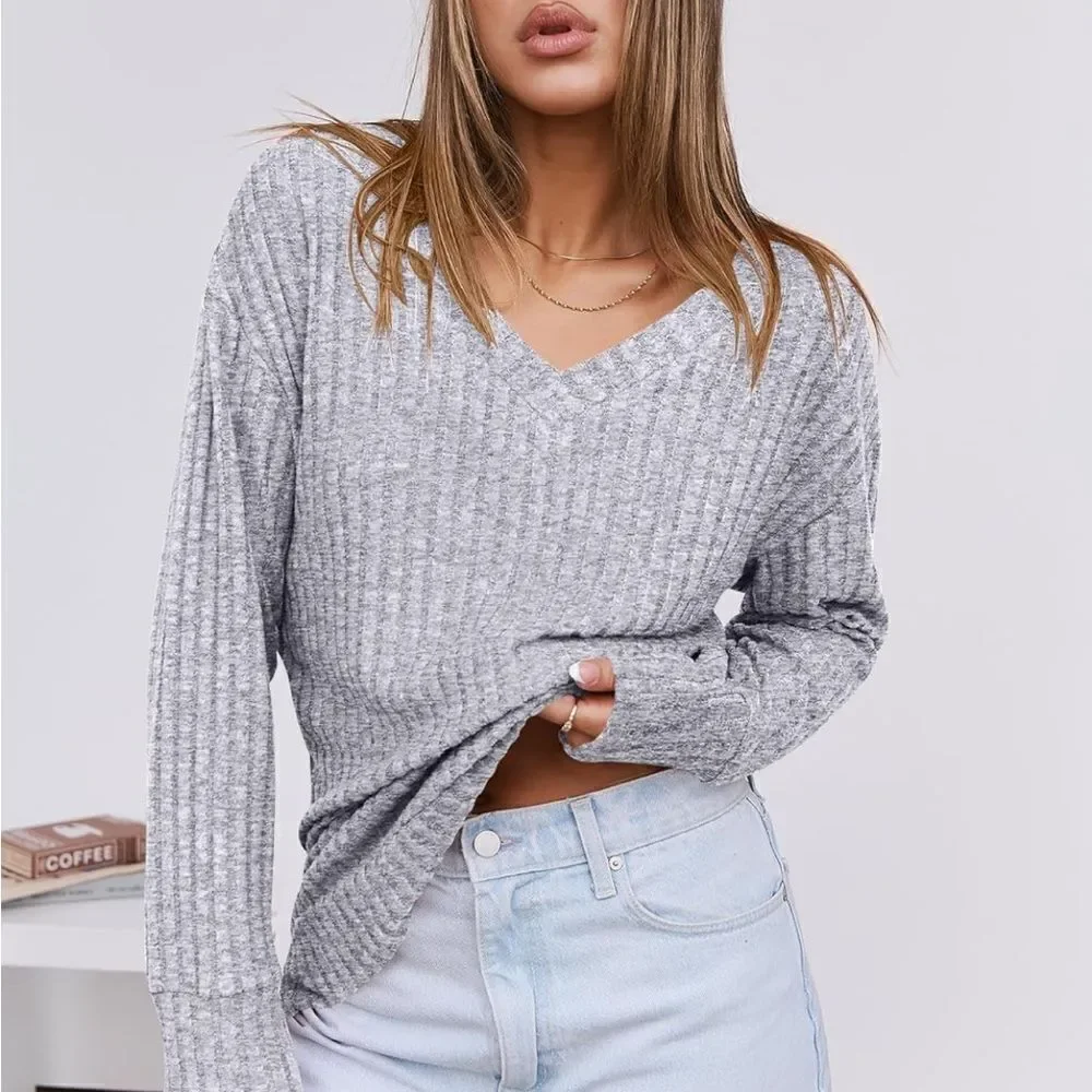V-neck long sleeve pullover sweater top